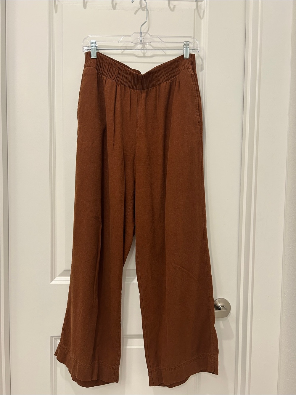 Linen. Old Navy Wide Leg Pants in Rust Brown